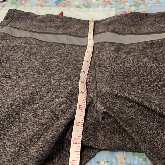 Lululemon Light Speed Tights - Picture 14 of 15